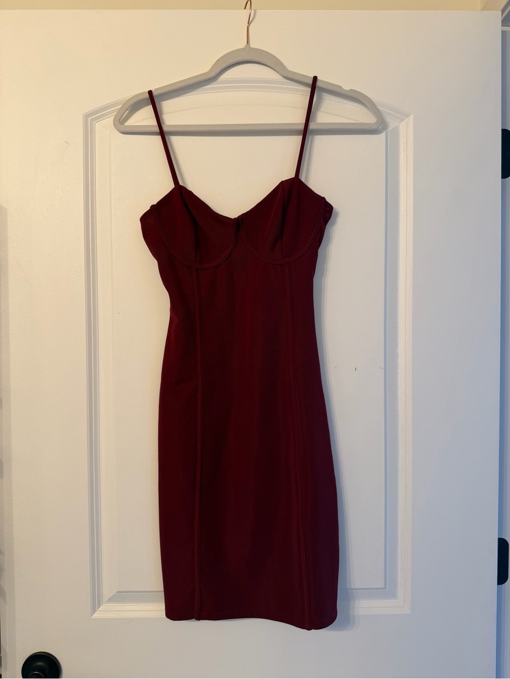 Sleek Burgundy Bodycon Dress with Spaghetti Straps